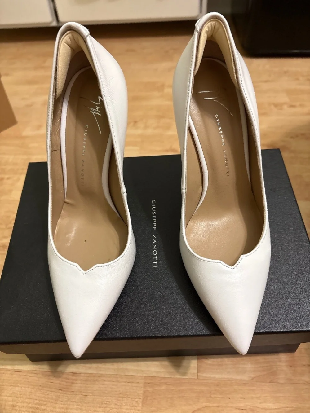 Heels - Picture 1 of 3